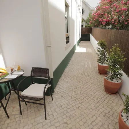 Alice Apartment *